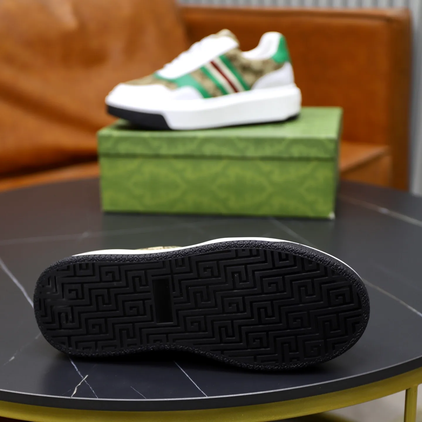 Ex-factory price: 462💰🙅‍♂️🙅‍♂️🙅‍♂️ Brand: GUCCI Standard code: 38-44 (45 customized) Grade: Same as the official website Material: Original cowhide material stitching Comfortable sheepskin lining Lightweight and wear-resistant sports outsole Style category: Men's fashionable casual shoes Running sneakers Distinguished luxury brand elements Top luxury Color: actual picture color